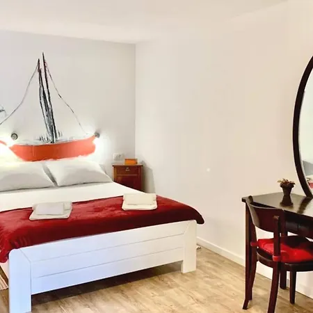 Apartment Ellani